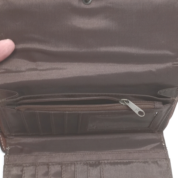 Womens b.o.c. Clutch Wallet - Picture 3 of 7